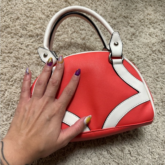 Small, reddish, handbag - Picture 2 of 4